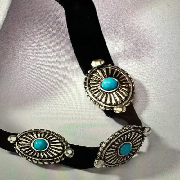 Turquoise Concho Choker Necklace with Black Velvet - Boho Western Style in Gift - Picture 4 of 12